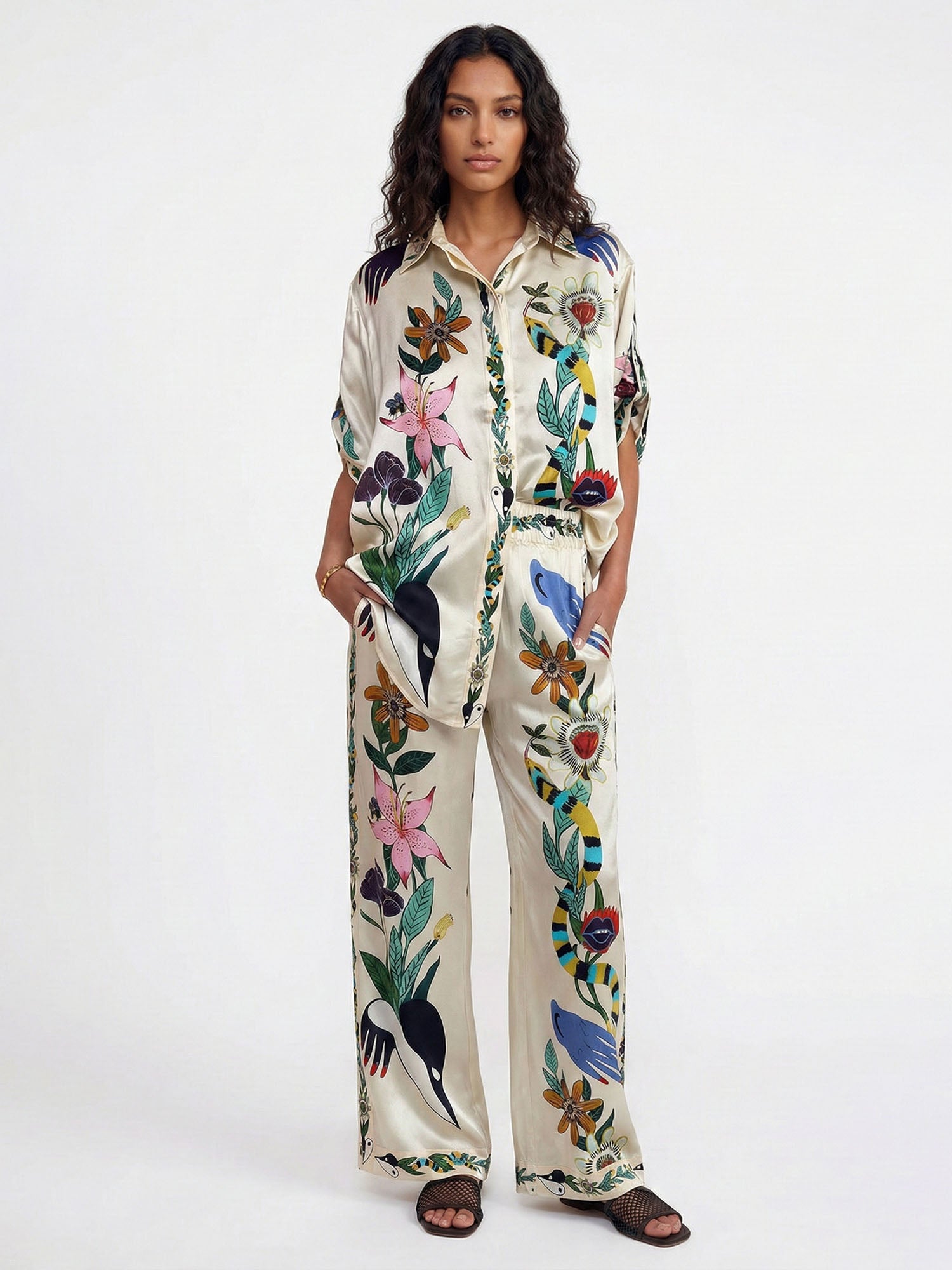 Oversized blouse with a sophisticated print