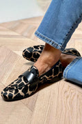Loafer shoes with animal print