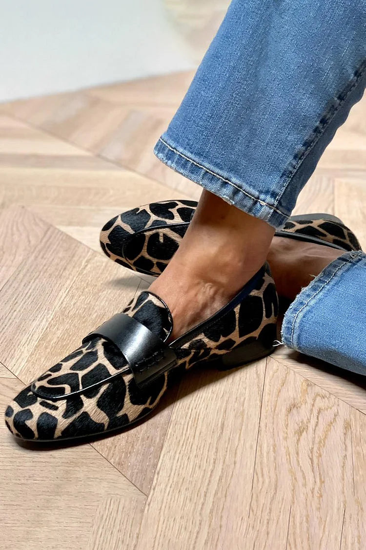 Loafer shoes with animal print