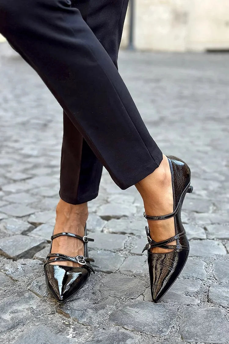 Pointed heel with double strap