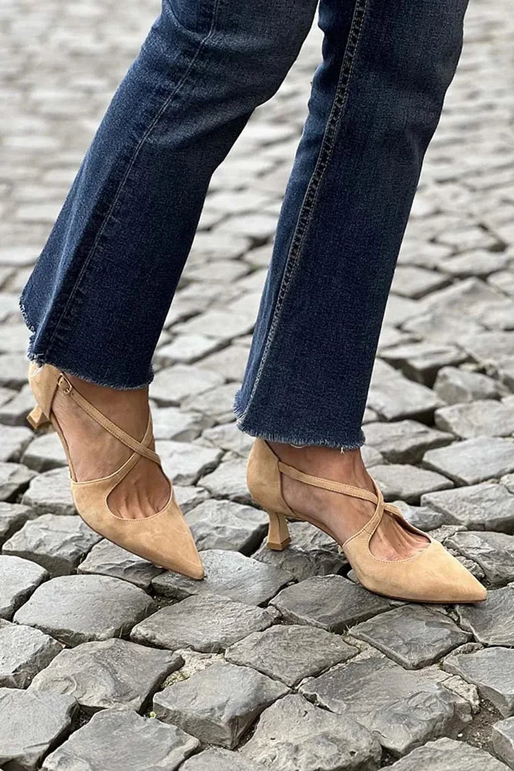 Pointed high-heel shoes with crisscross straps