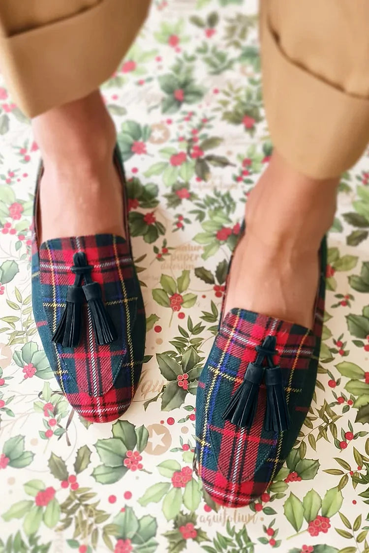 Scottish Loafer Boots with Pompoms