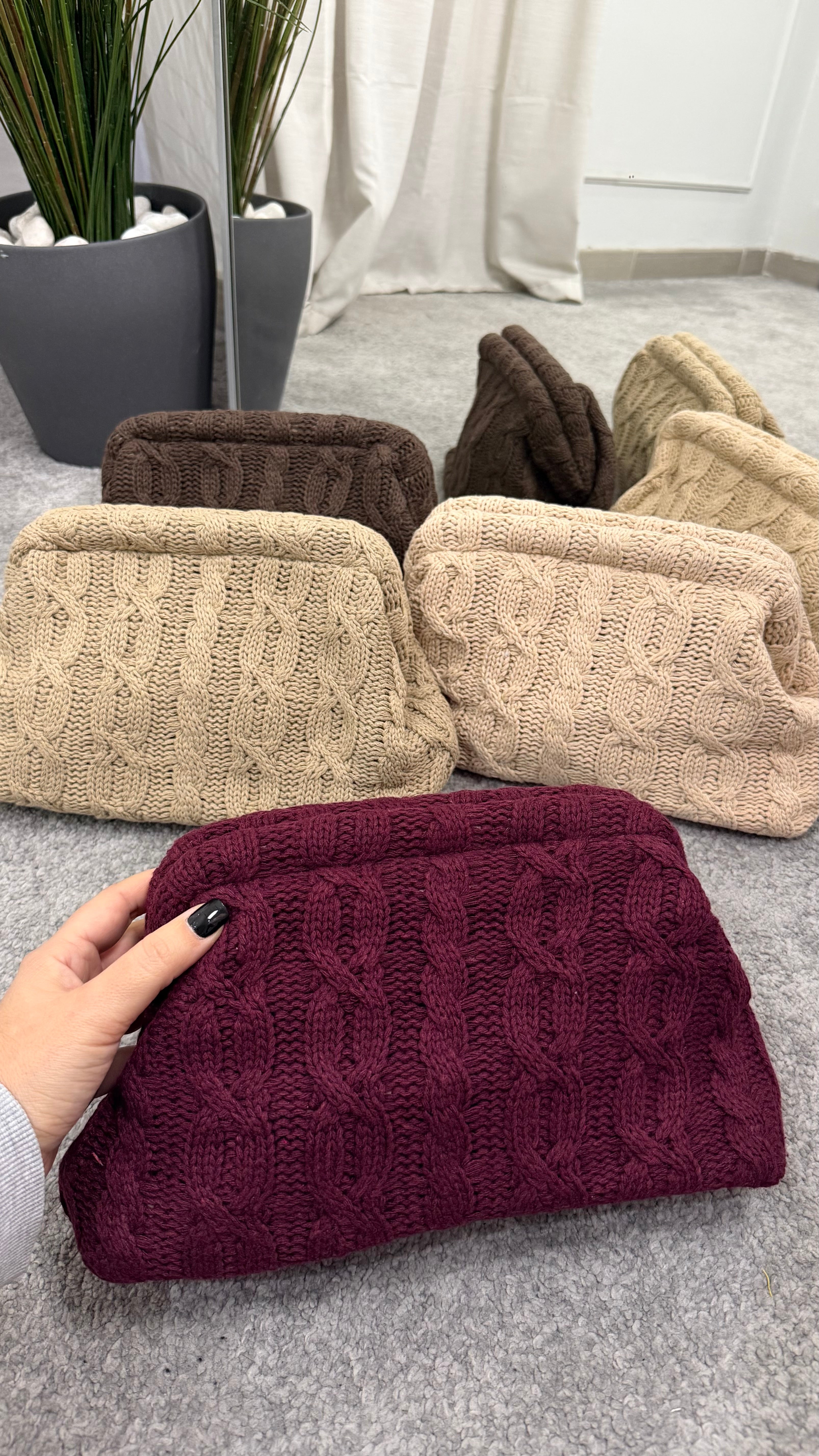 Wool pocket file