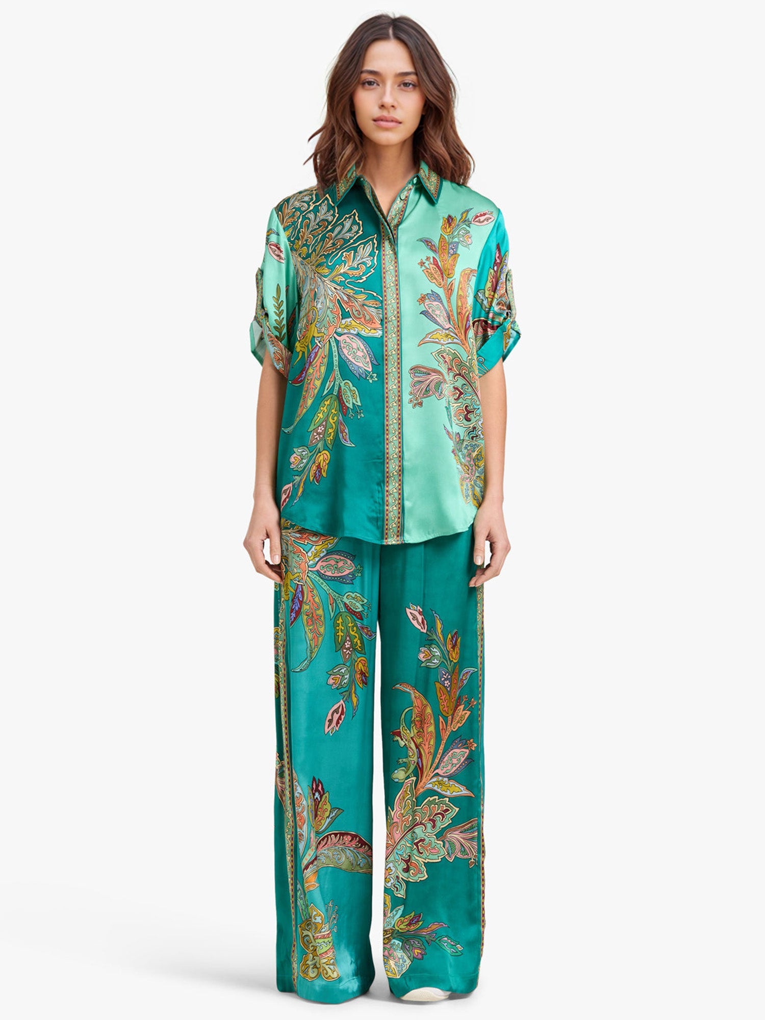 Wide leg pants in an emerald shade