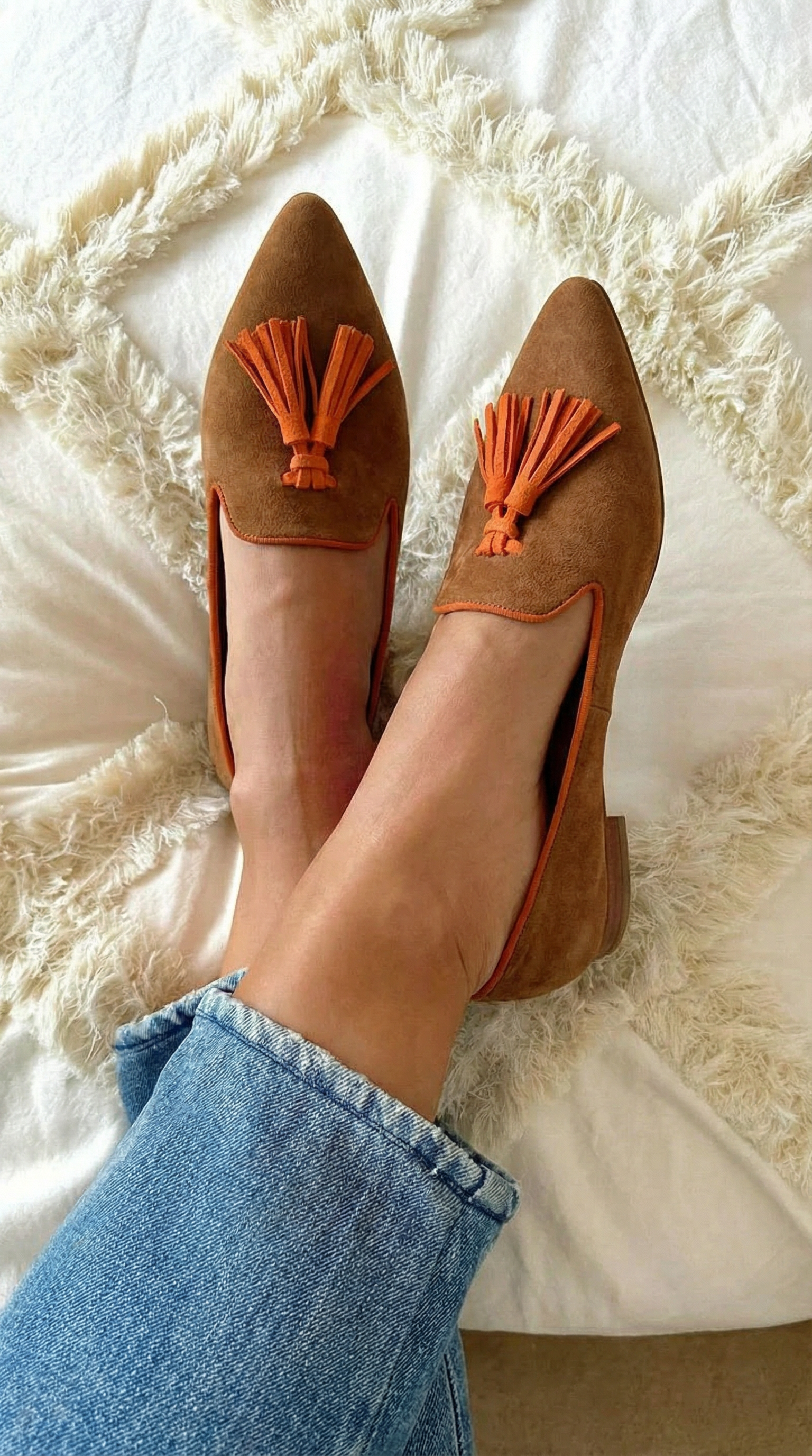Elegant keychain with tassels