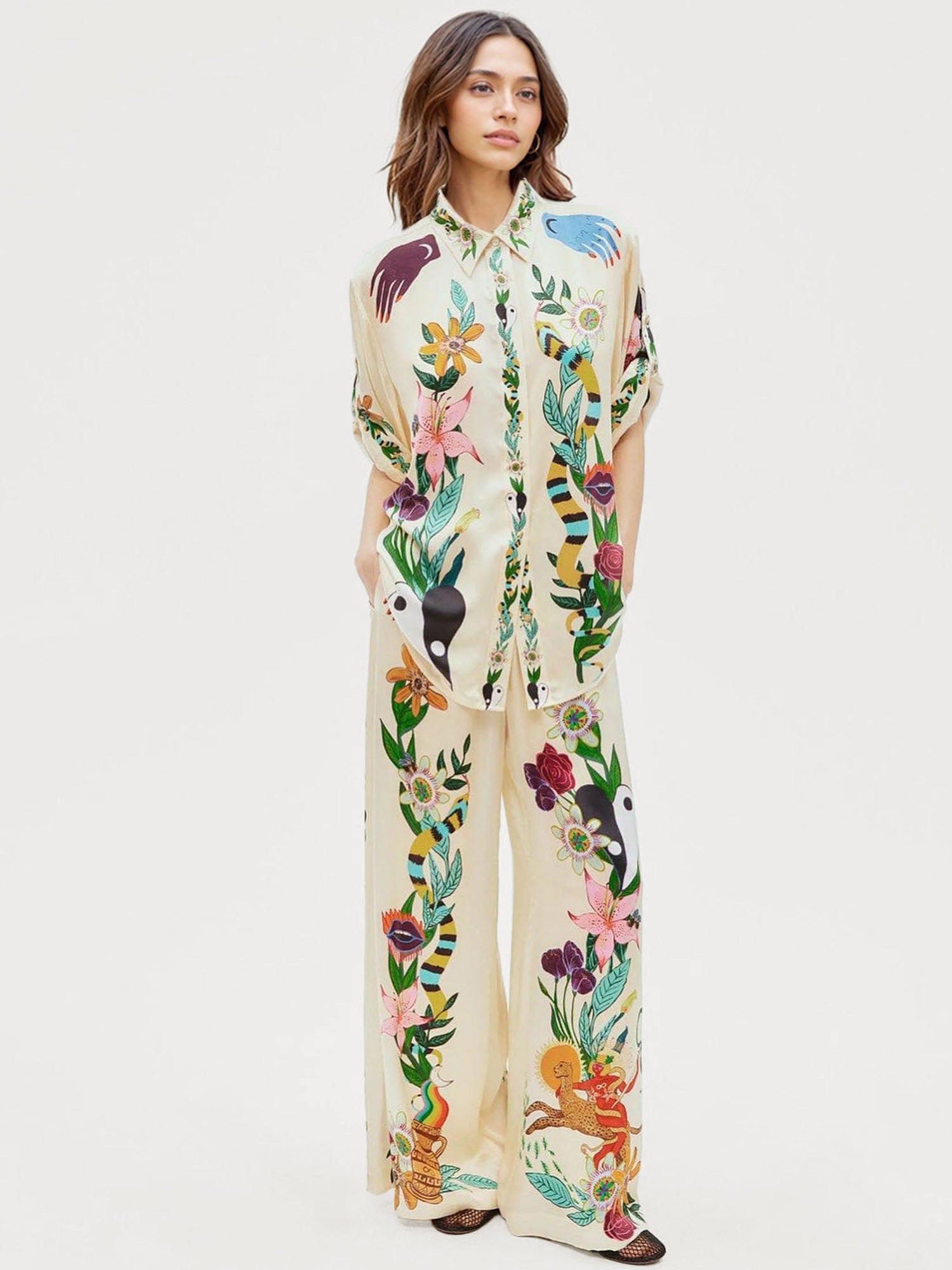 Oversized blouse with a sophisticated print