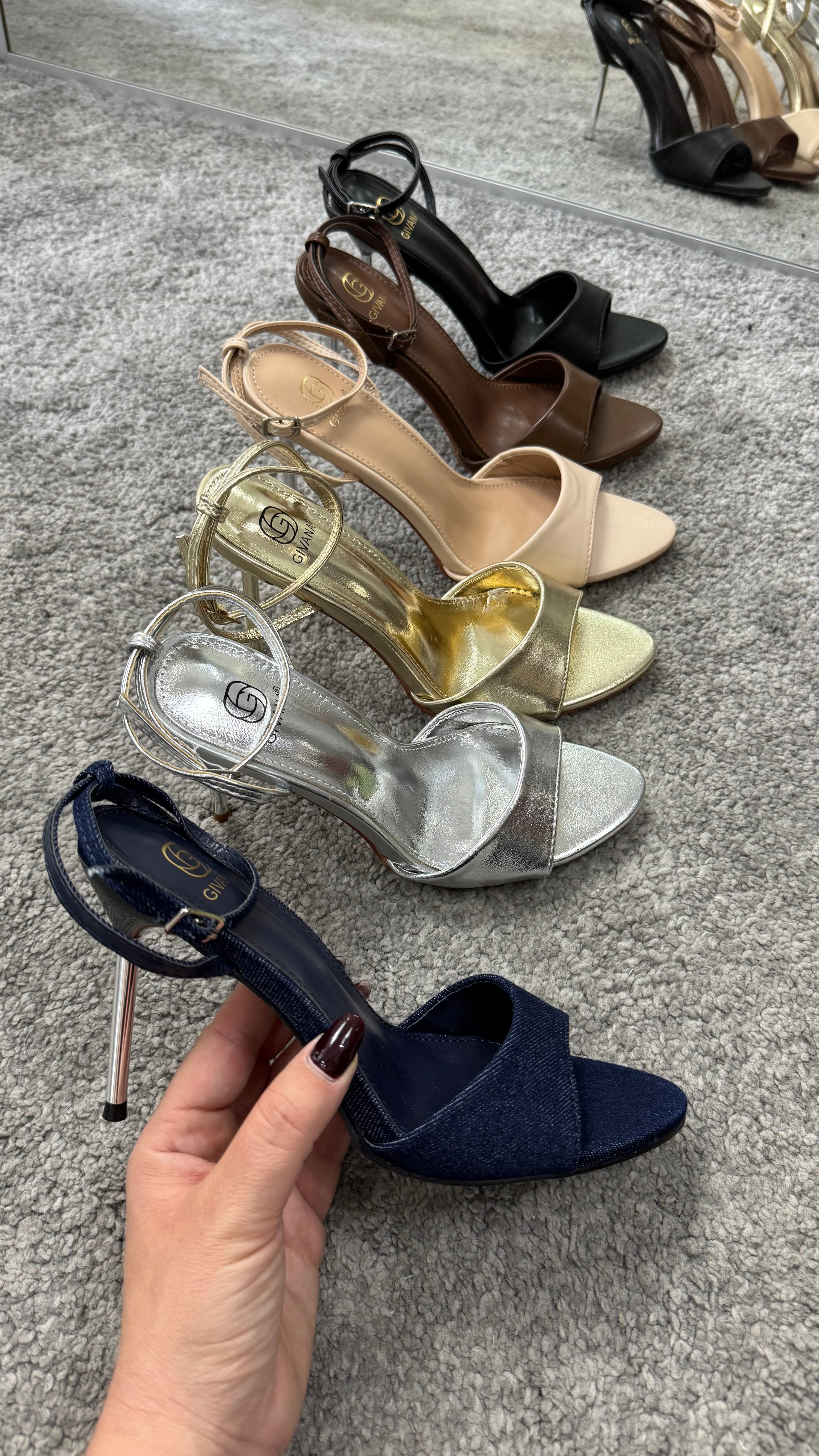Carlotta sandal