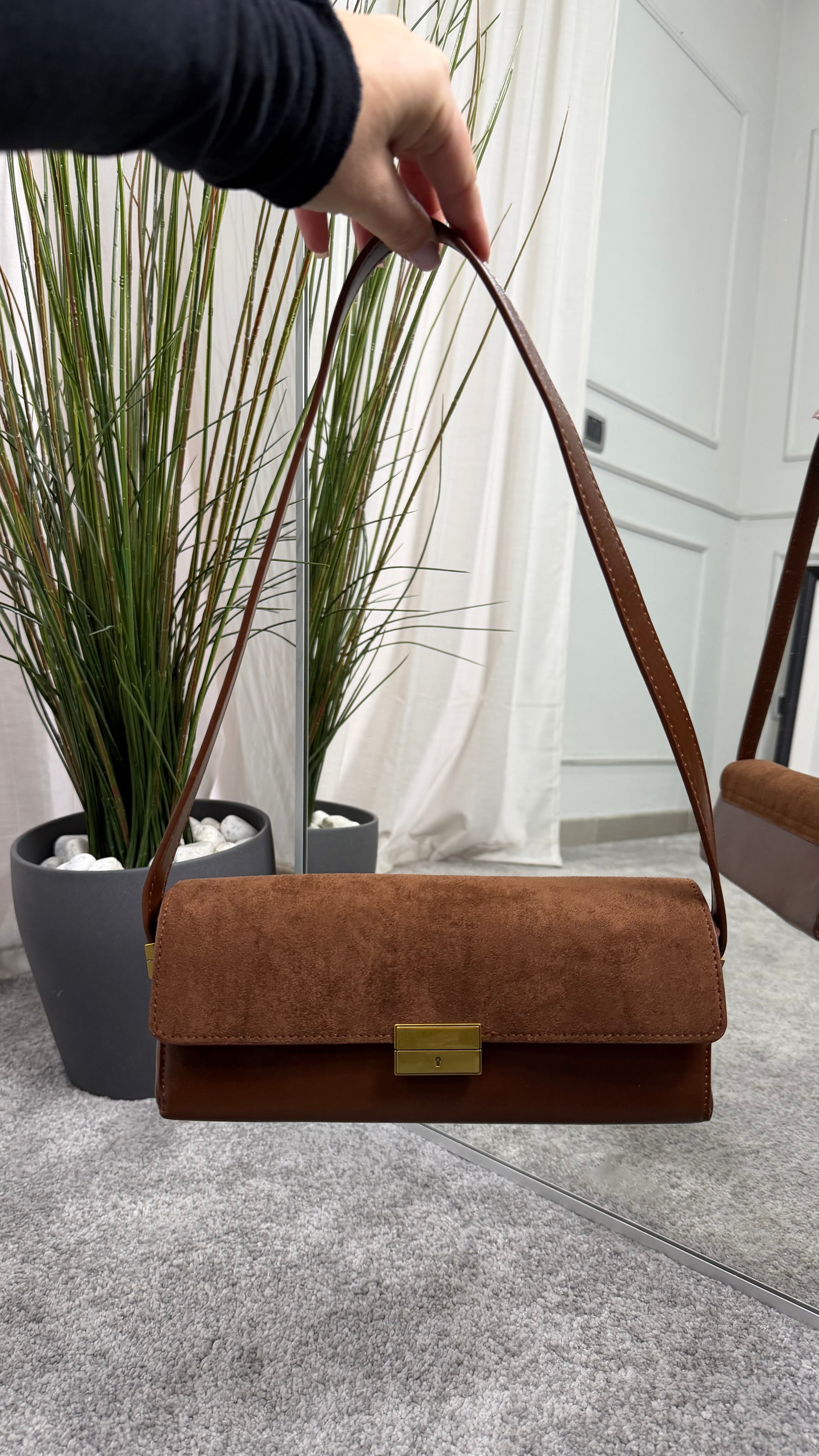 Camusio and leather case