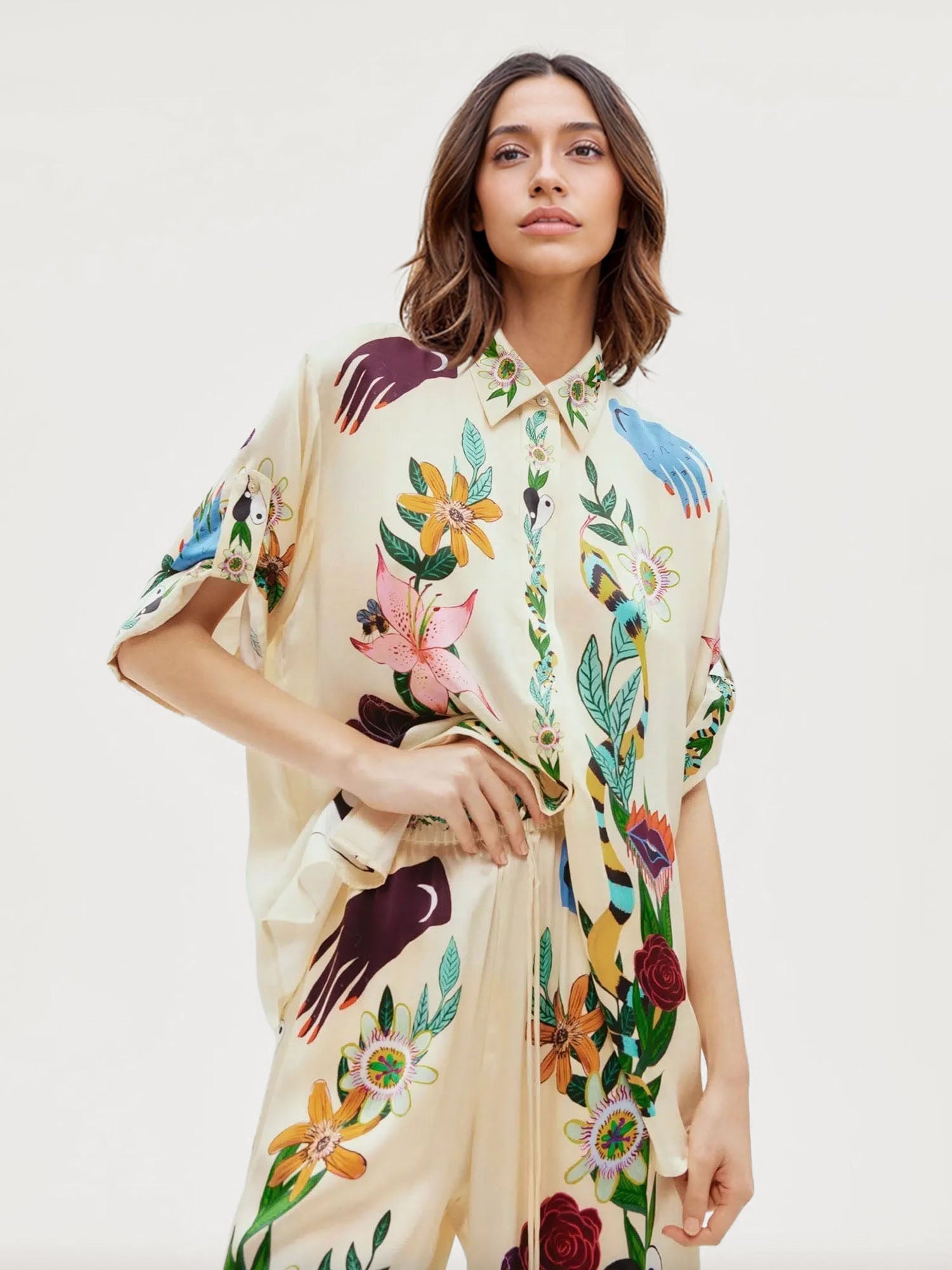 Oversized blouse with a sophisticated print