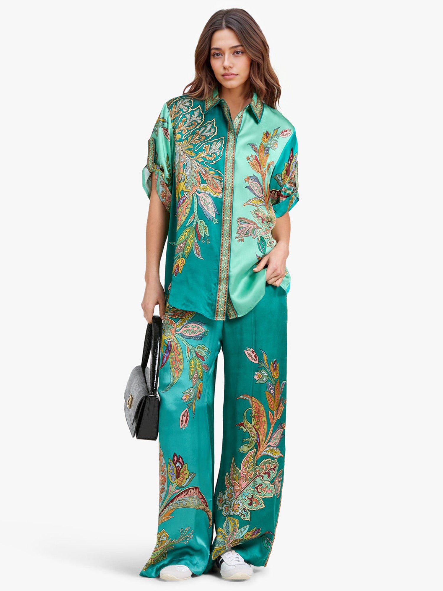 Wide leg pants in an emerald shade