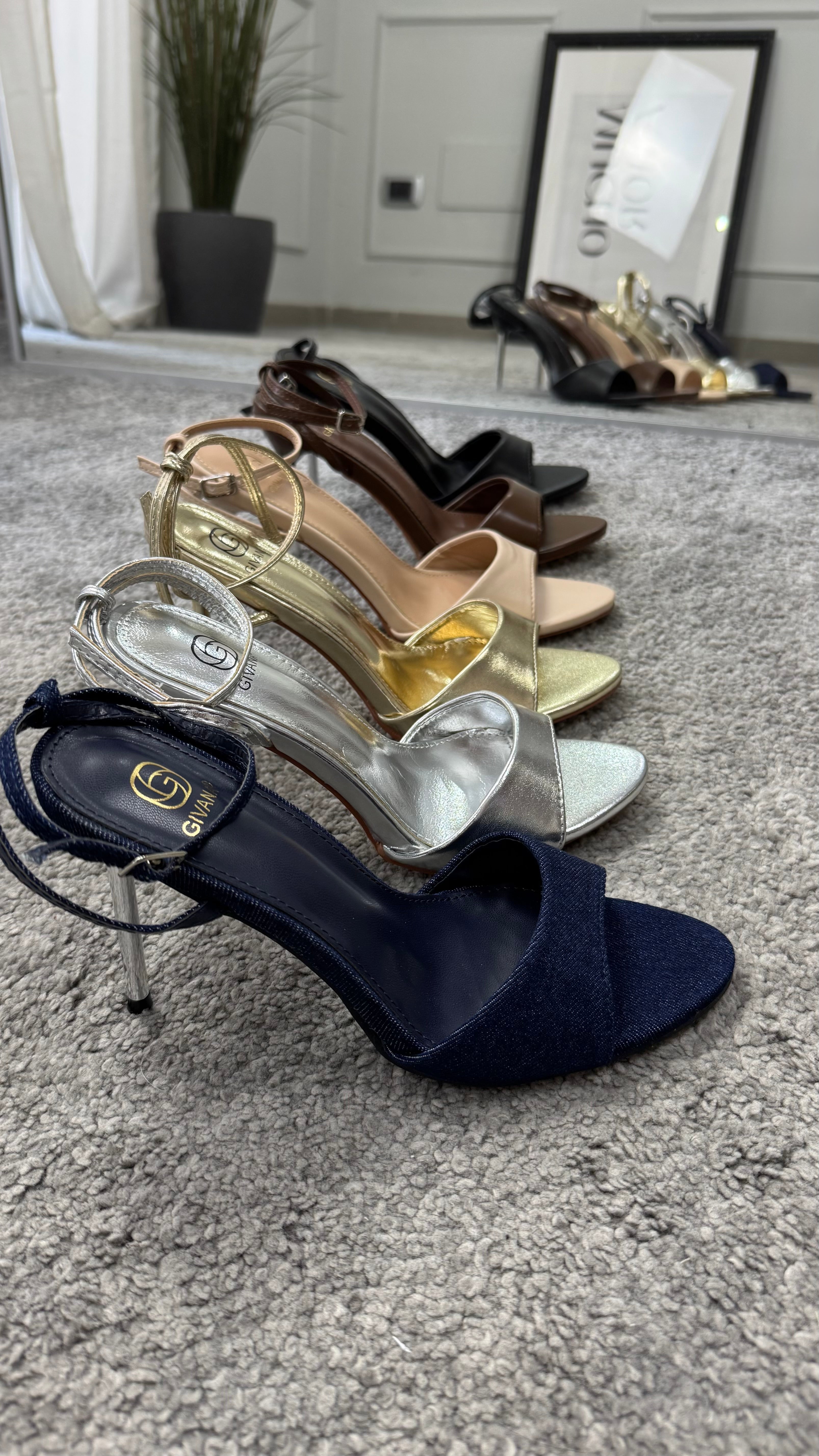 Carlotta sandal