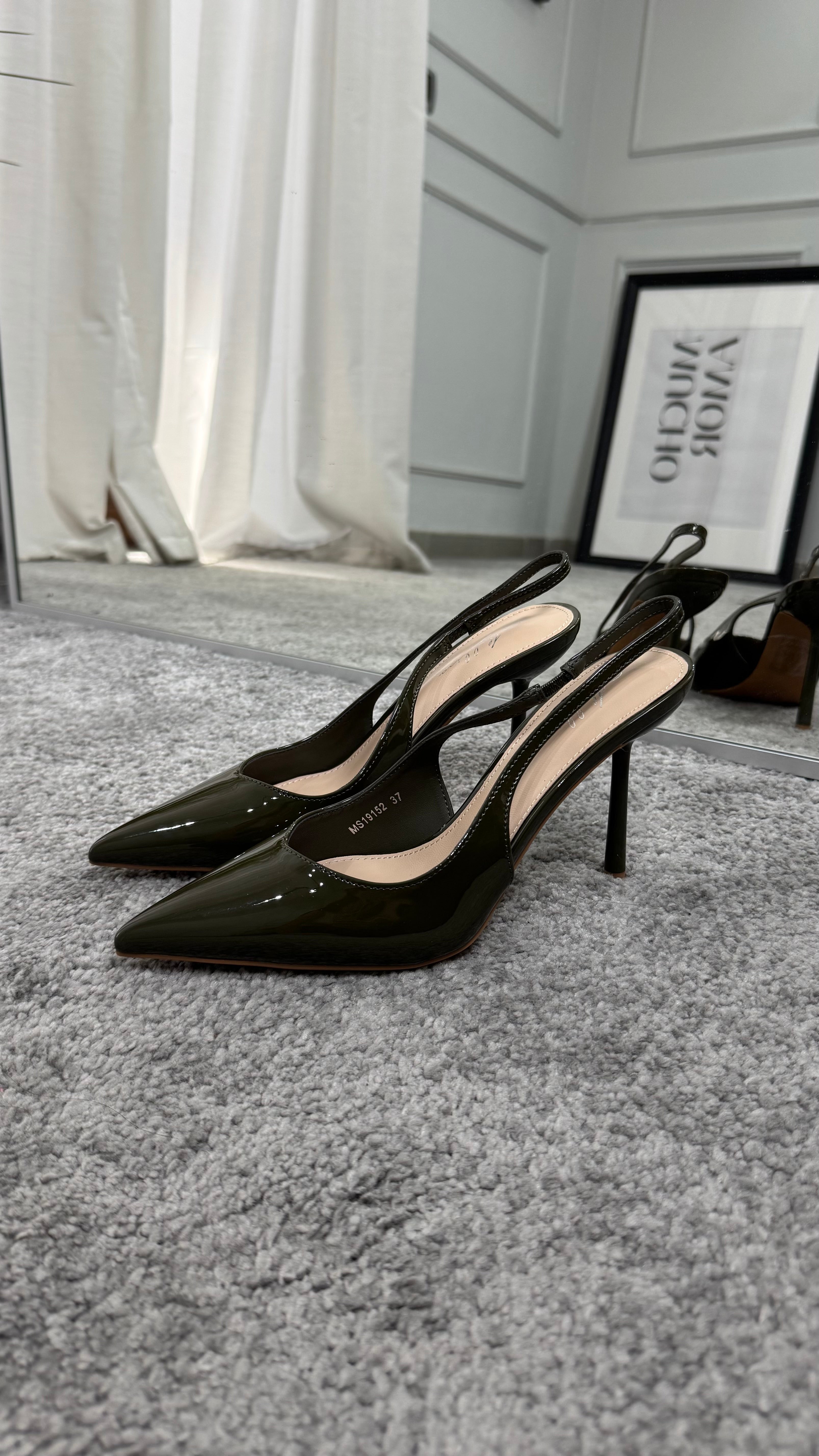Melissa Slingback