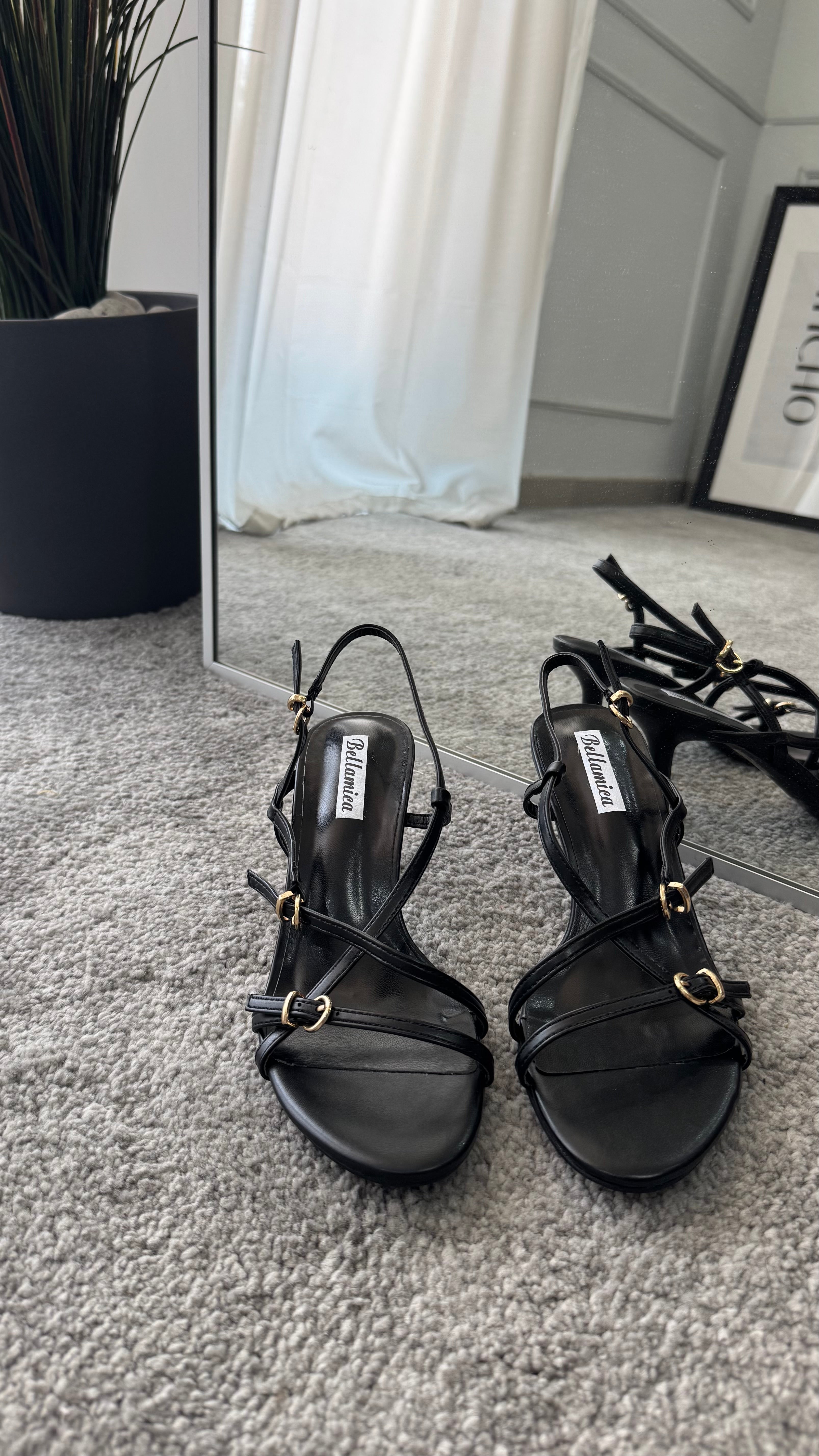 Black sandal