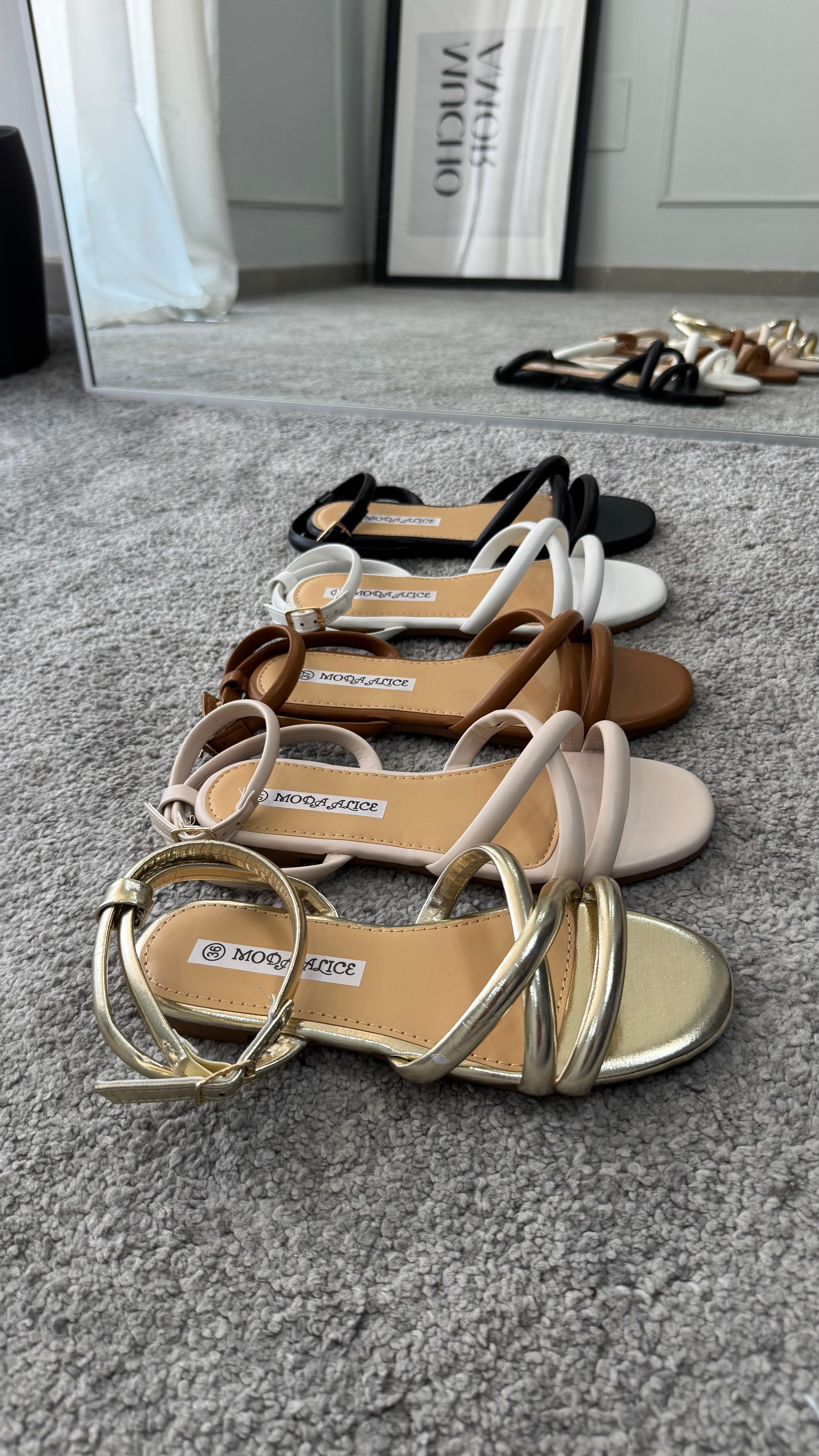 Low basic sandal