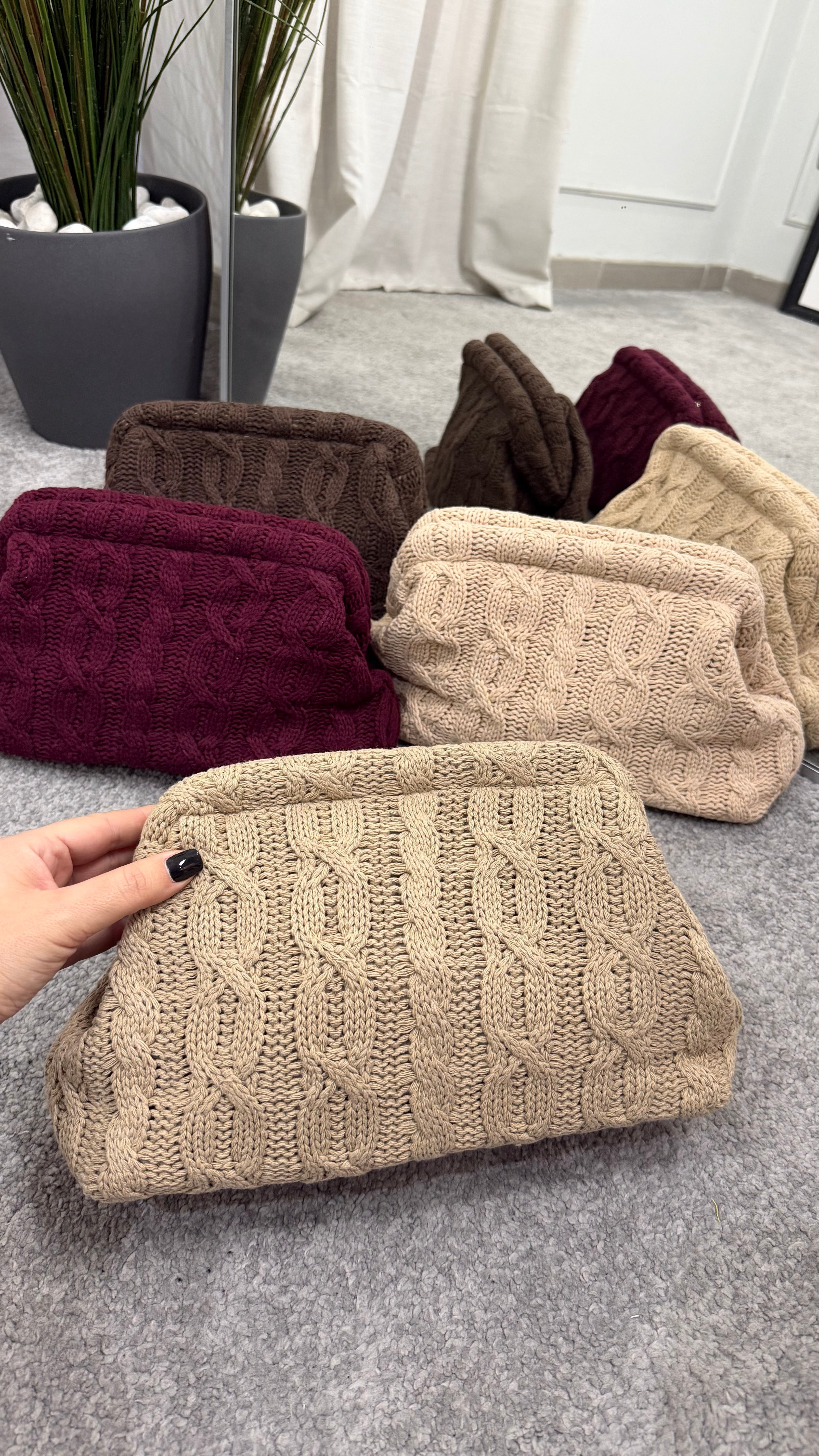 Wool pocket file