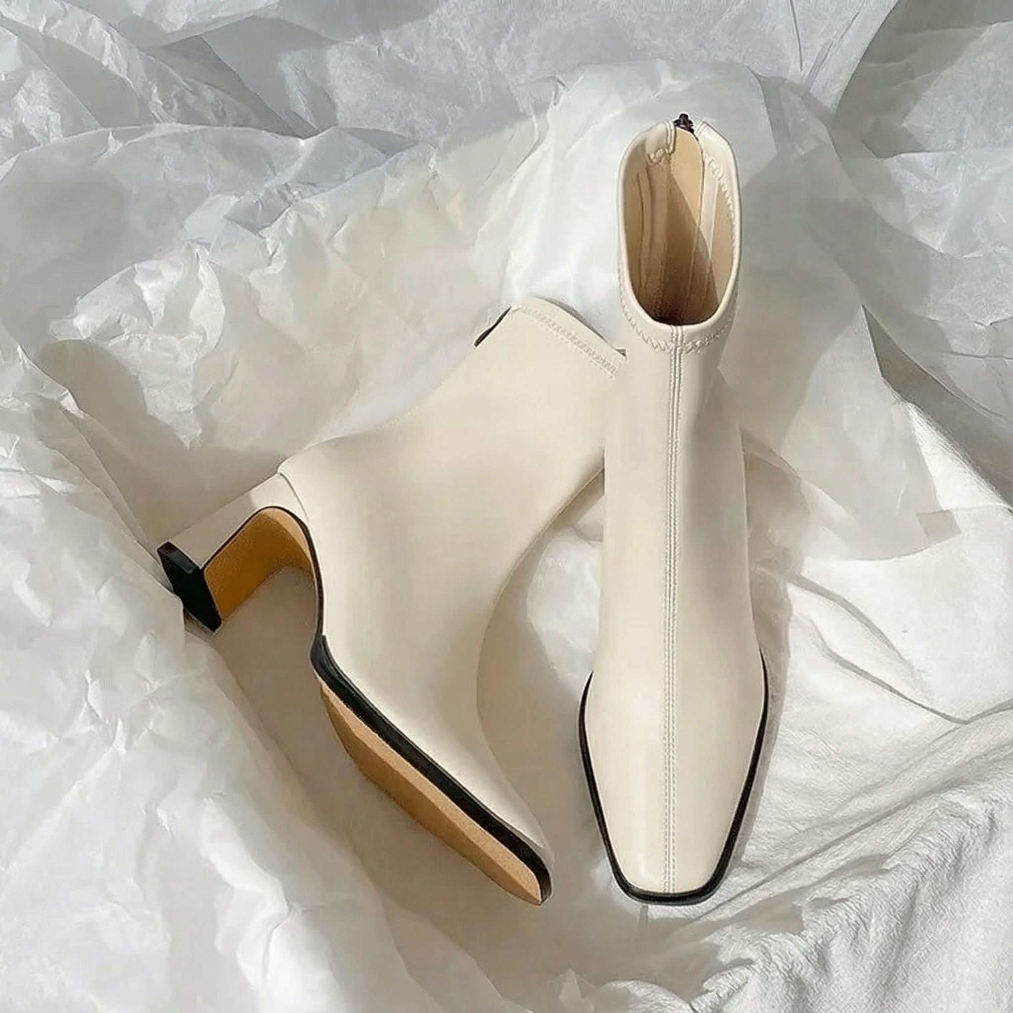 Baluchi | Elegant ankle boots with an extended heel and sophisticated design