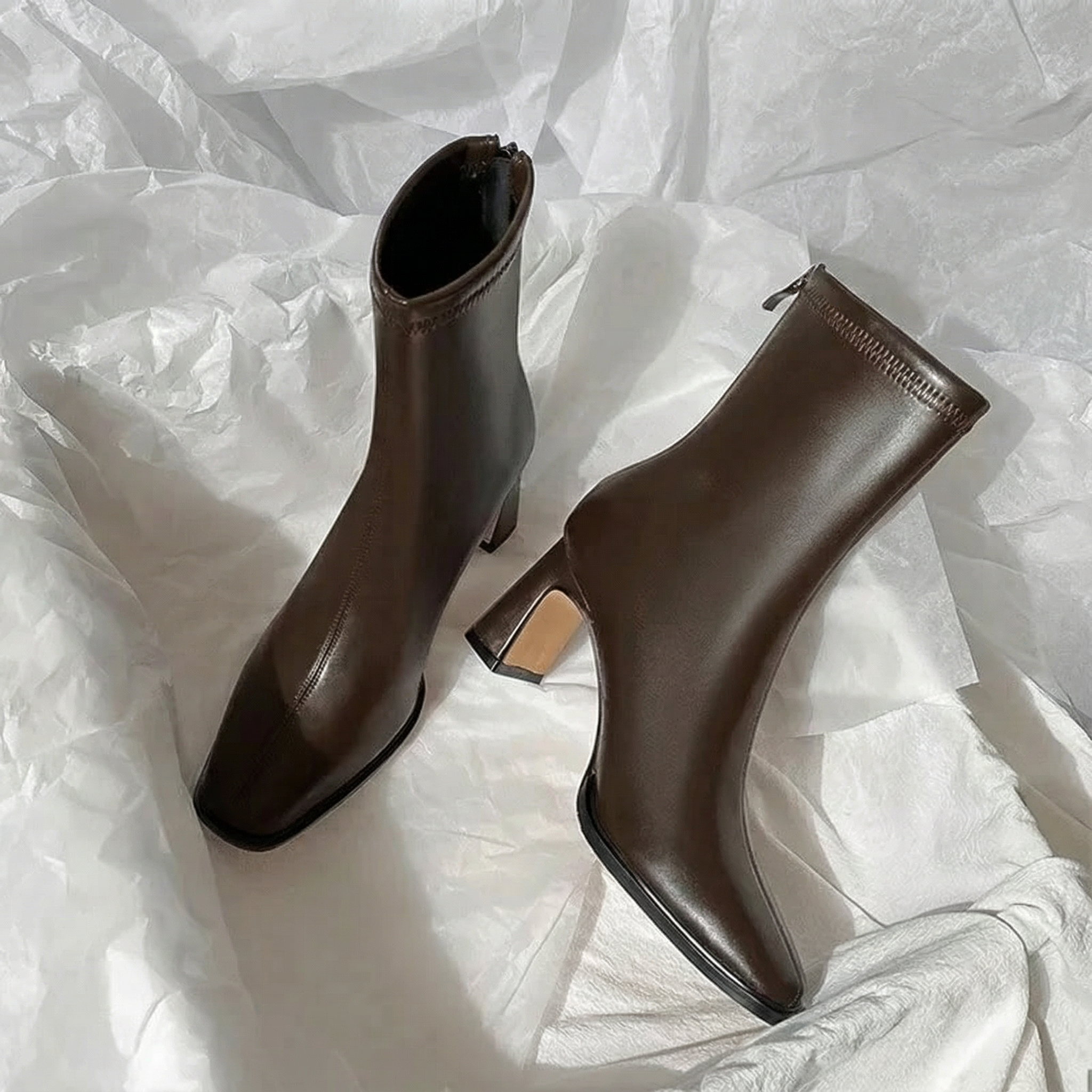 Baluchi | Elegant ankle boots with an extended heel and sophisticated design