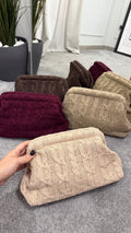 Wool pocket file
