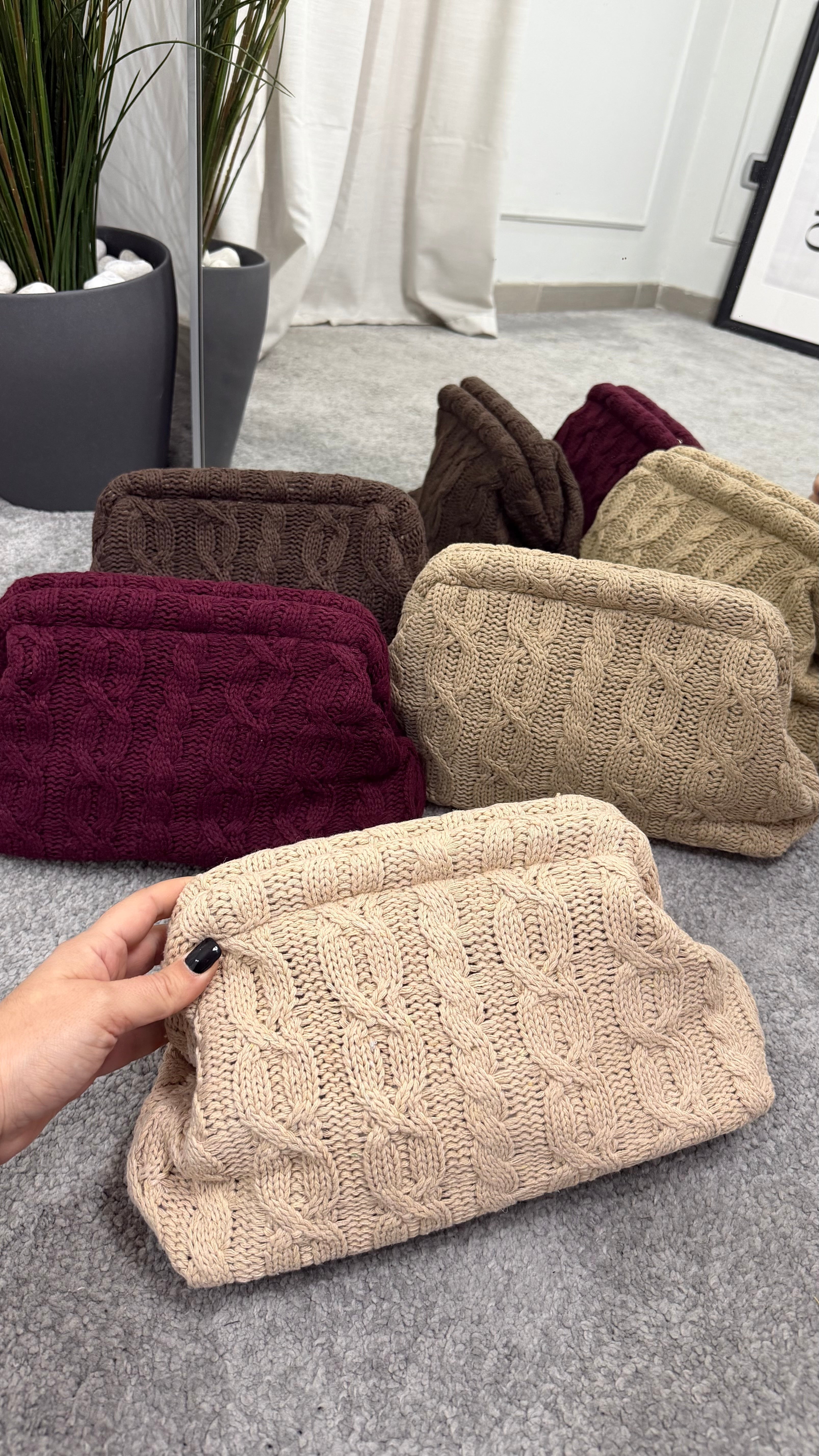 Wool pocket file