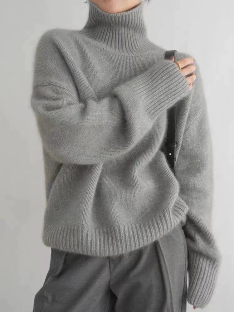 Cashmere Line - High-Neck Sweater
