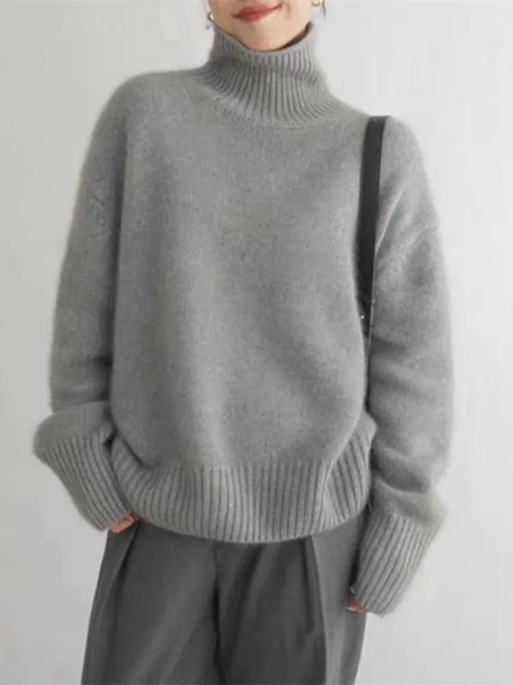 Cashmere Line - High-Neck Sweater