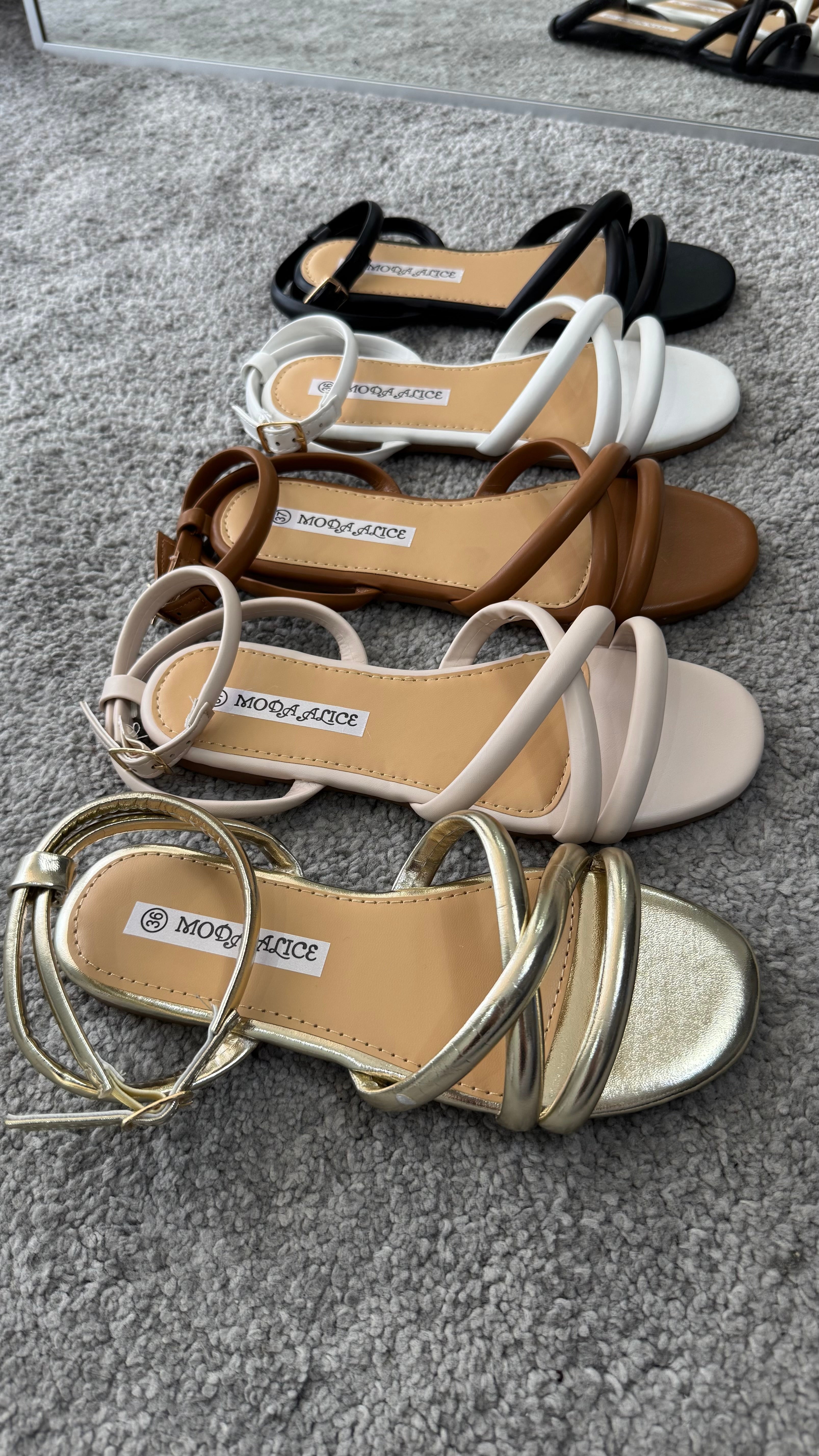 Low basic sandal