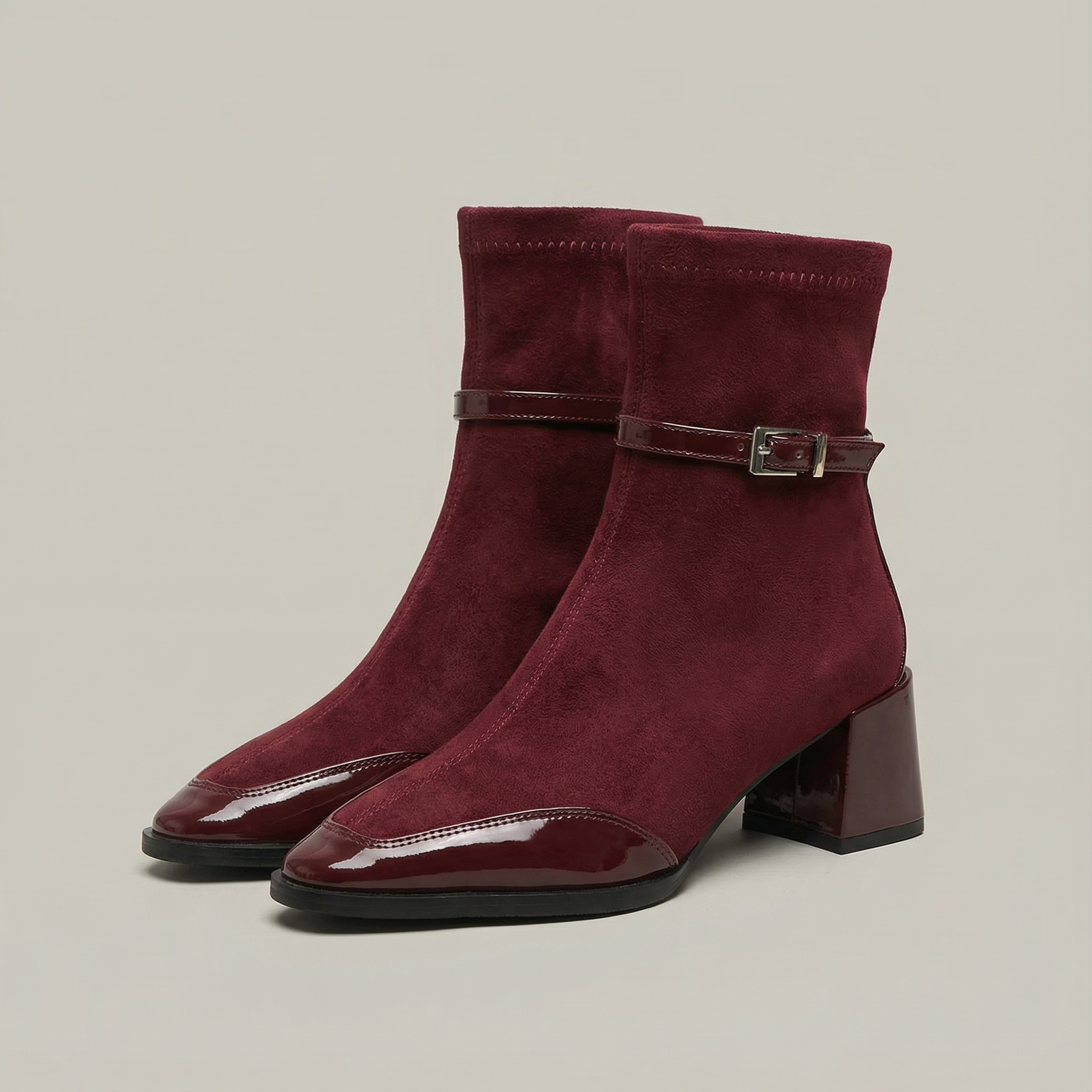 Romanian | Elegant eco-friendly ankle boots with a medium heel