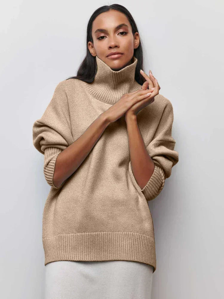 Olivia - Sweater with a turtle jewel