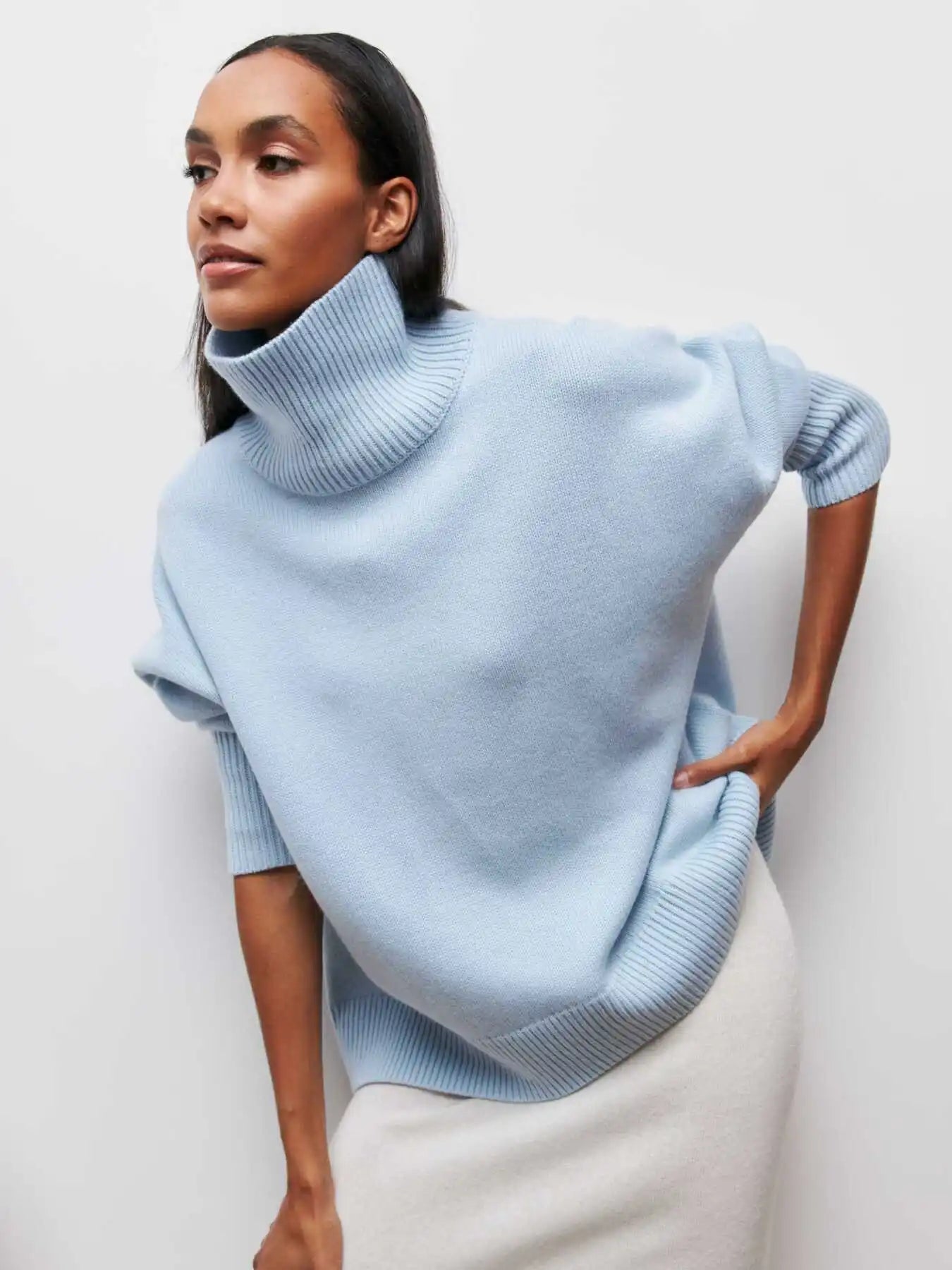Olivia - Sweater with a turtle jewel