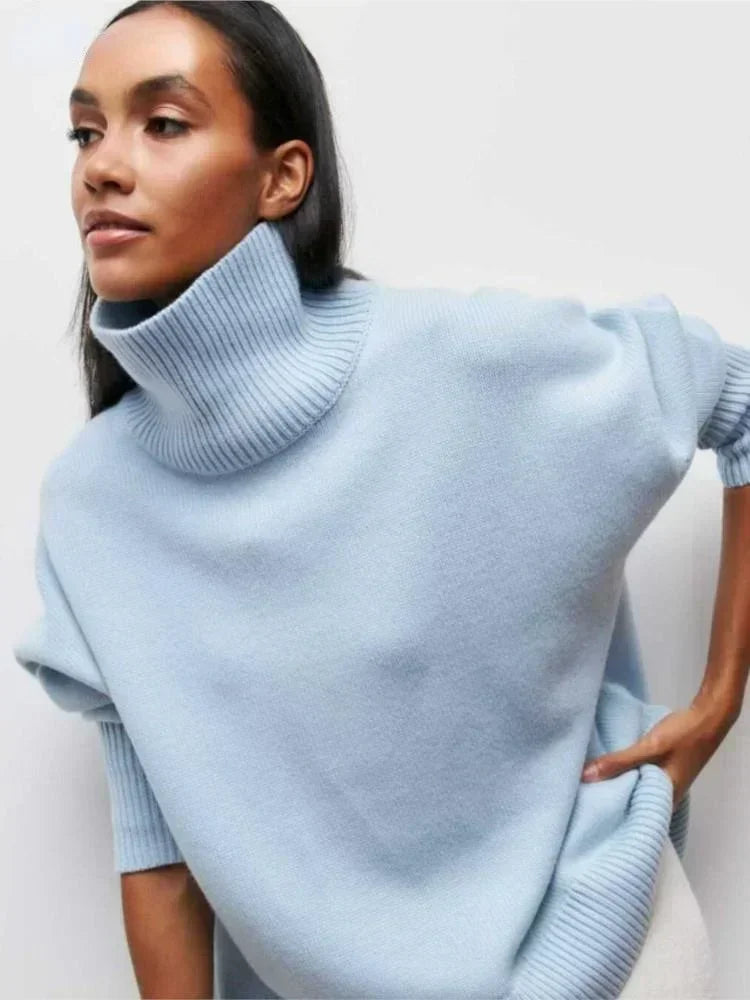 Olivia - Sweater with a turtle jewel