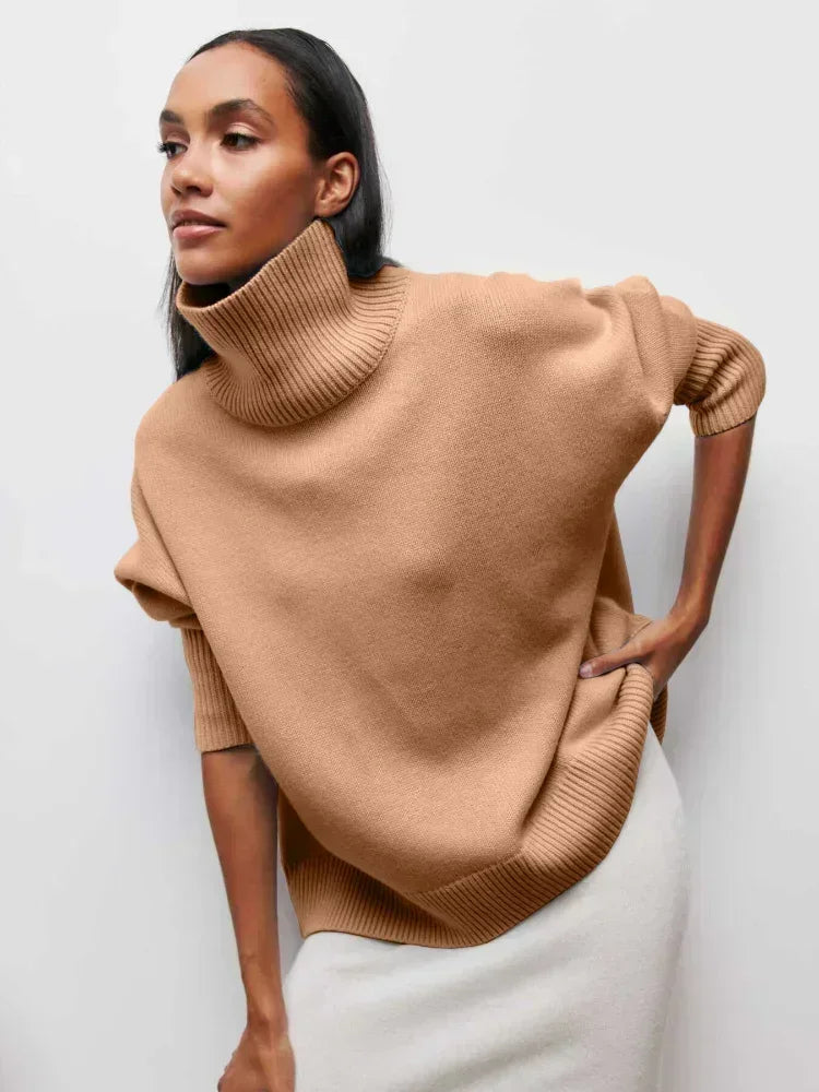 Olivia - Sweater with a turtle jewel
