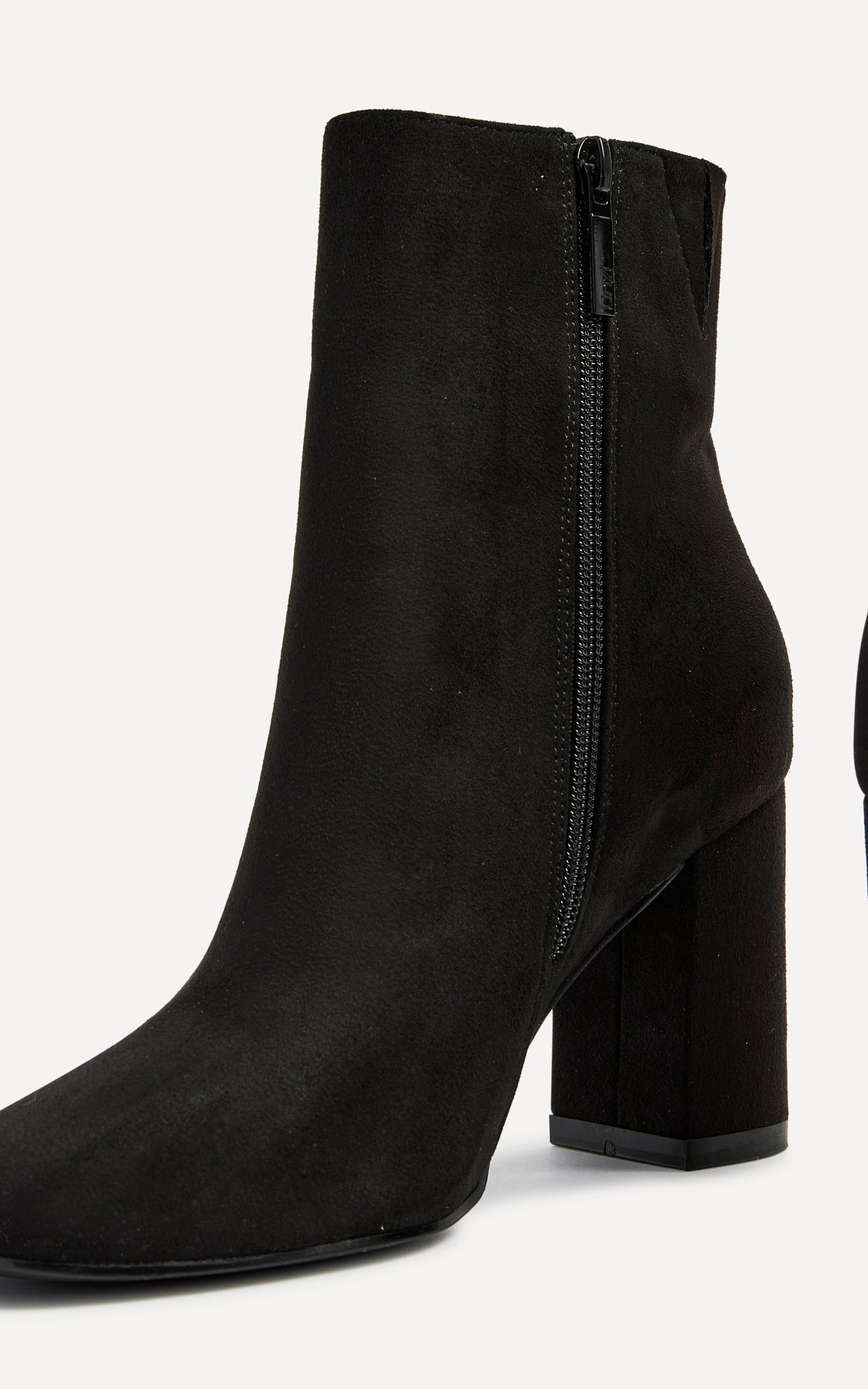 Selena | Elegant ankle boots made of eco-leather with a block heel