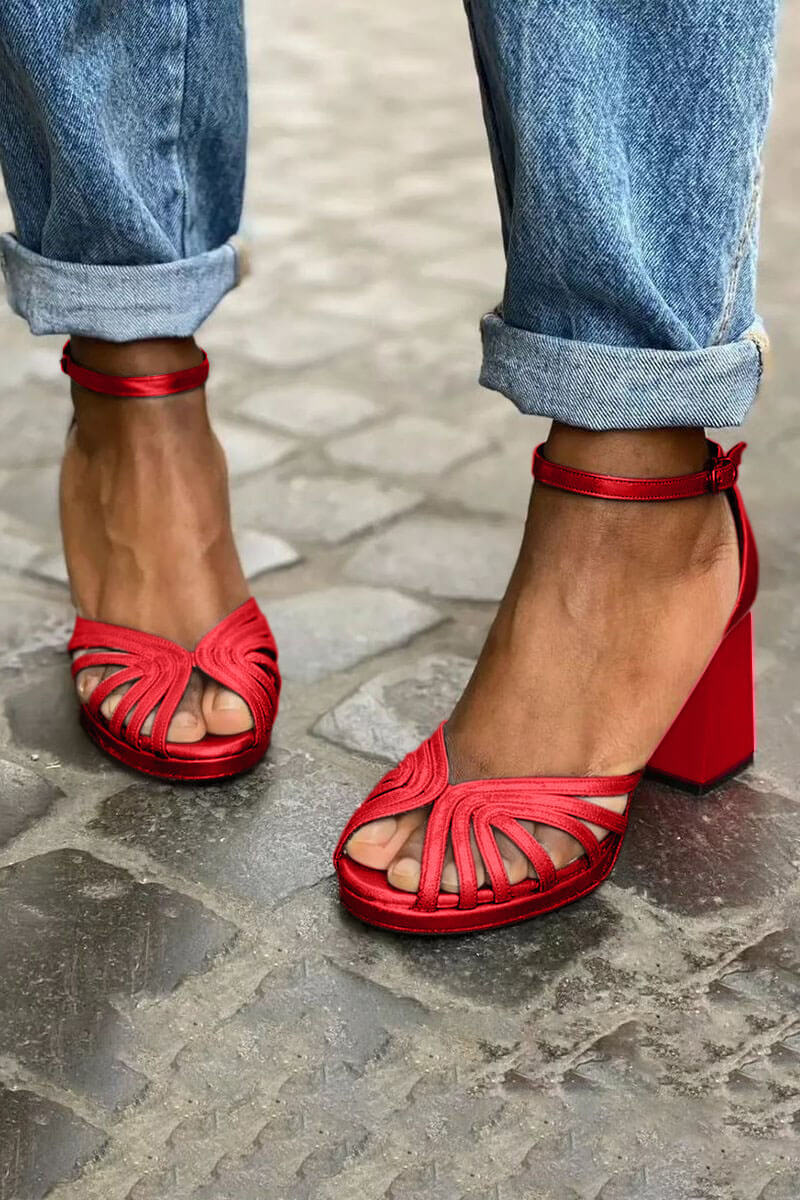 Sandals with a two-tone heel