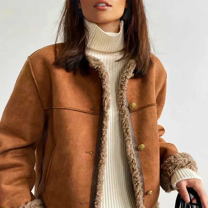 Rosalie - An elegant and independent coat
