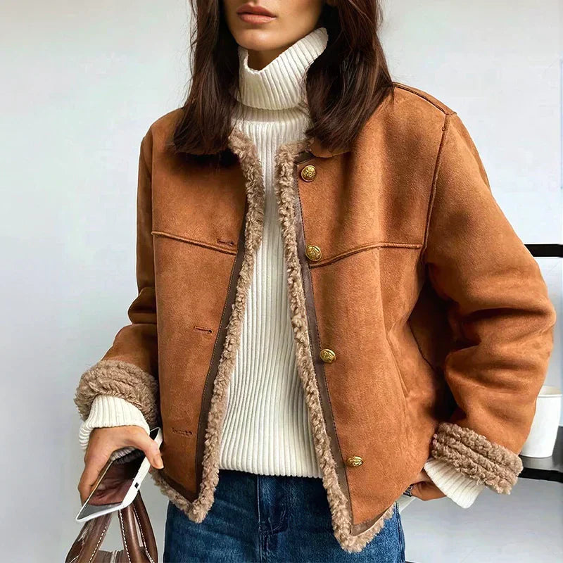 Rosalie - An elegant and independent coat