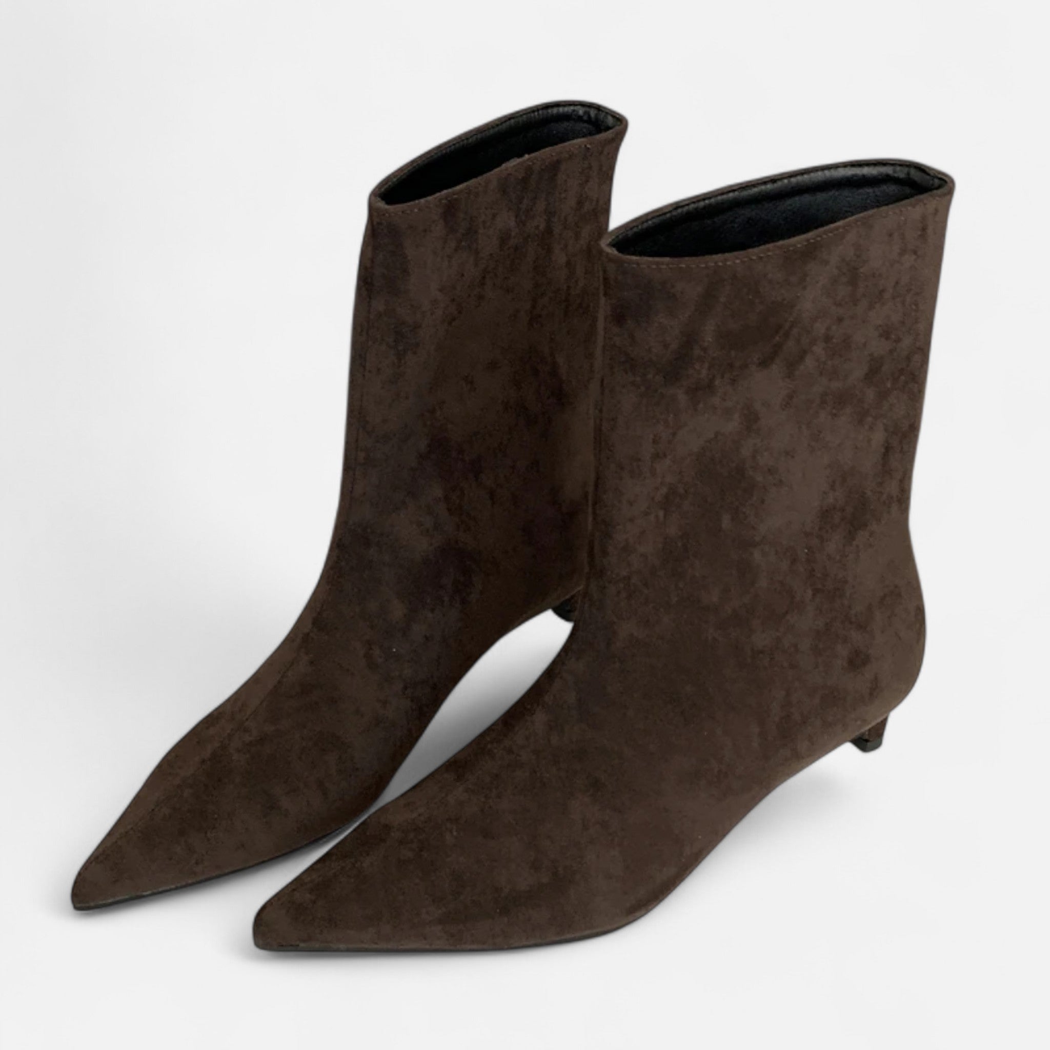 Anshen Mund | Vintage-style low-heeled ankle boots