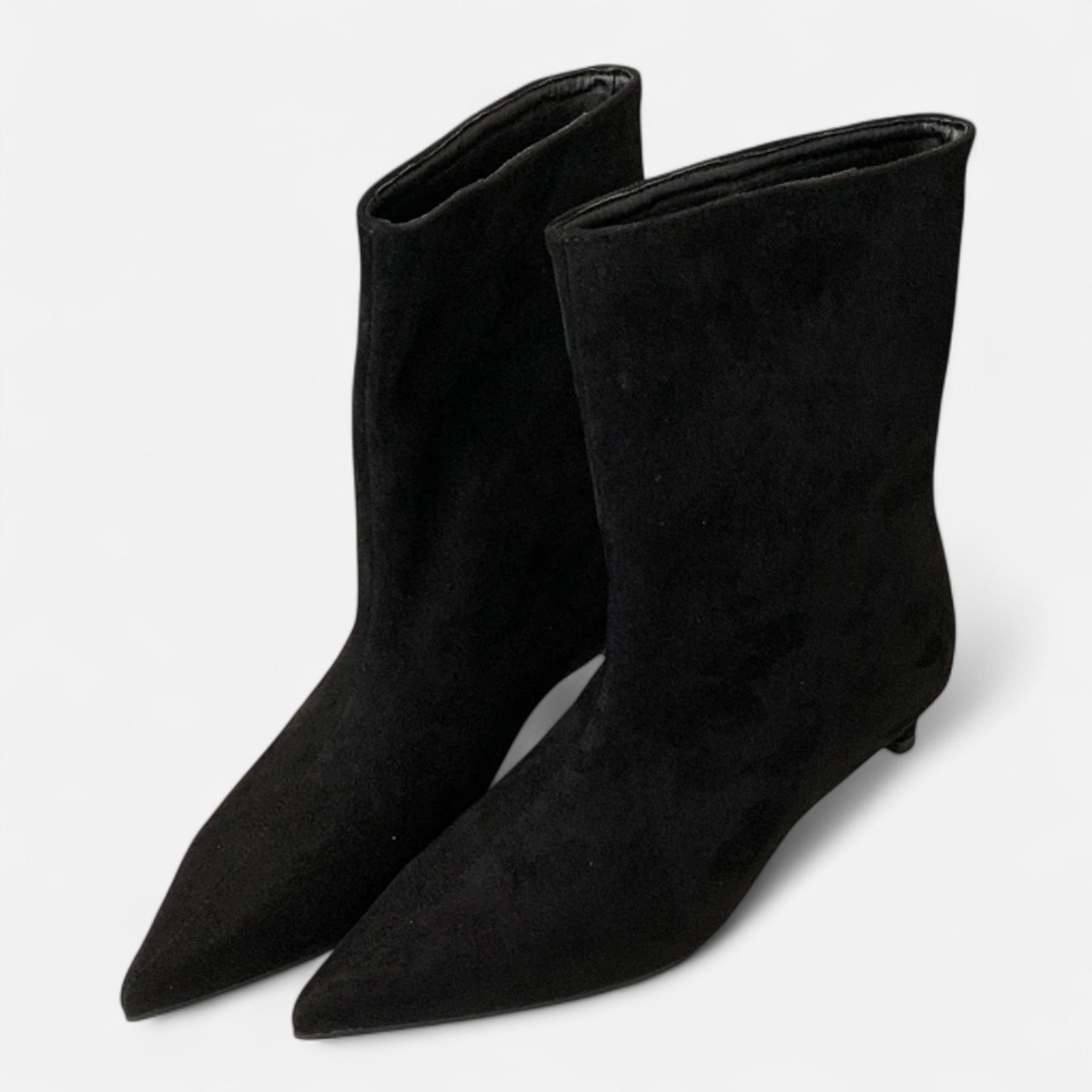Anshen Mund | Vintage-style low-heeled ankle boots