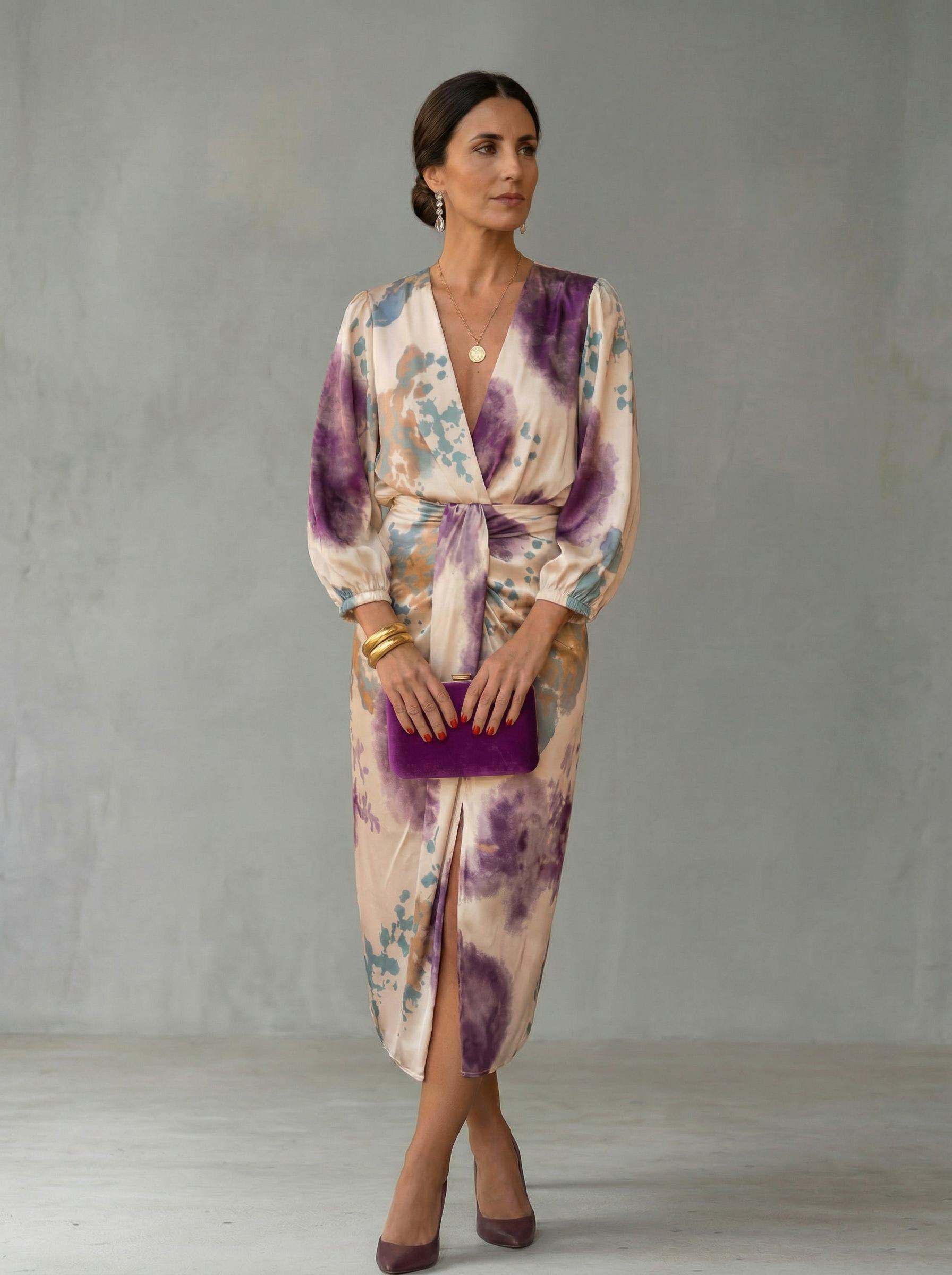 Valeria - Elegant dress with V-neckline