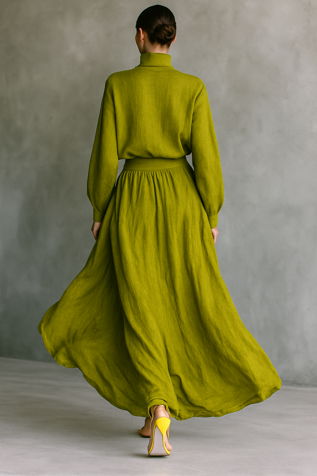 Women's green cotton and linen blend garment