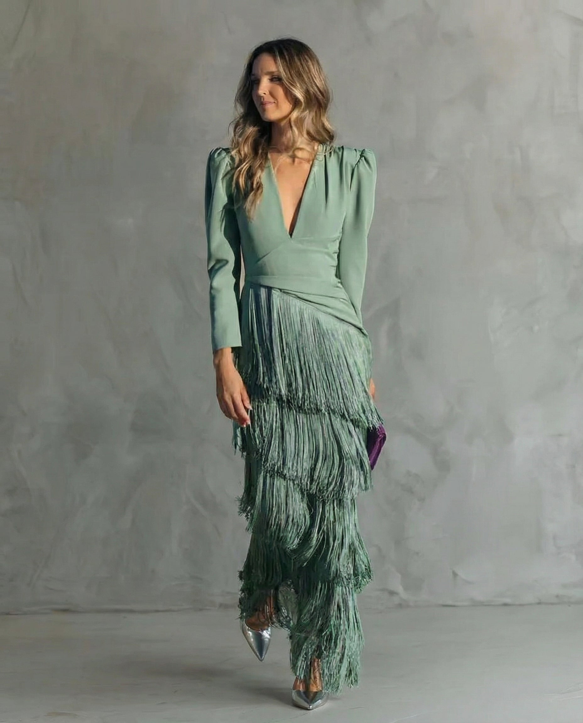 Alessia - Elegant midi dress with sequined sleeves