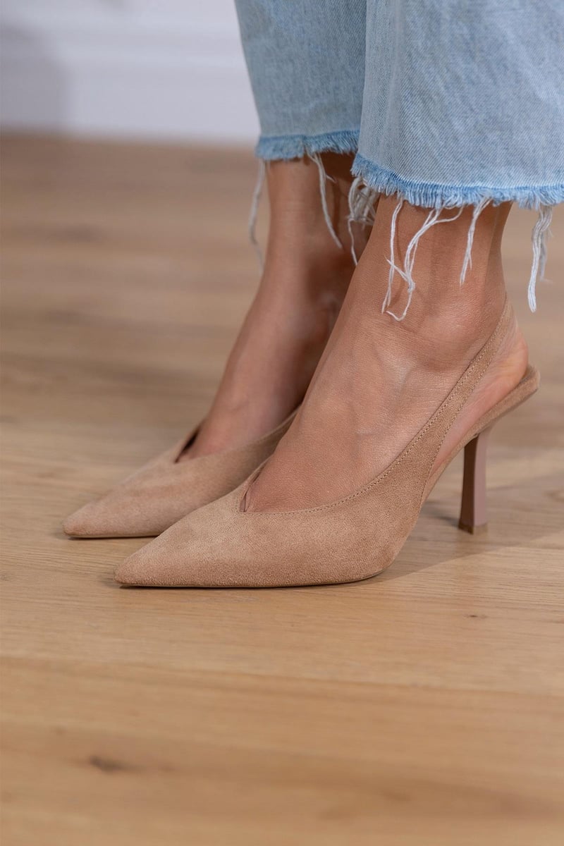 Thin sandal with a heel